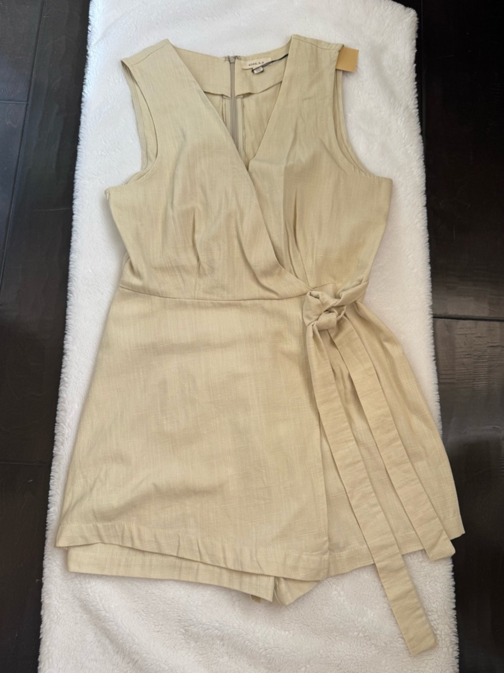 Gilli Sleeveless Wrap Romper with Tie Size M